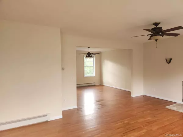Bloomingburg, NY 12721,357 Mountain RD