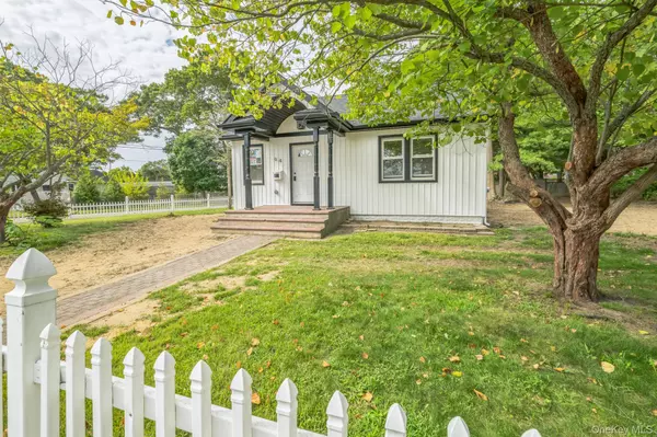 Patchogue, NY 11772,64 Highland AVE