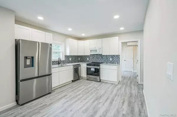 Patchogue, NY 11772,64 Highland AVE