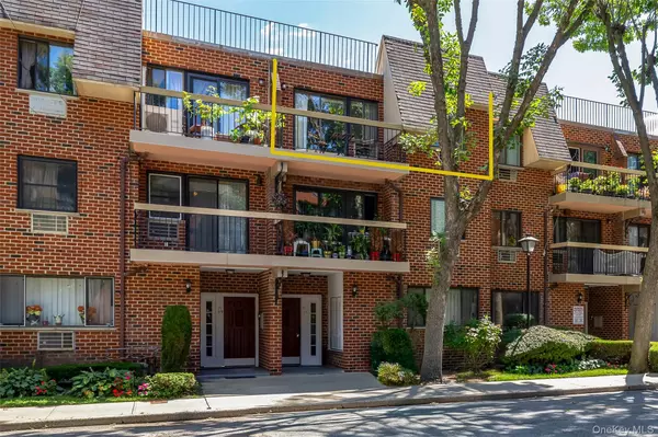 Fresh Meadows, NY 11365,7111 Sutton PL #3