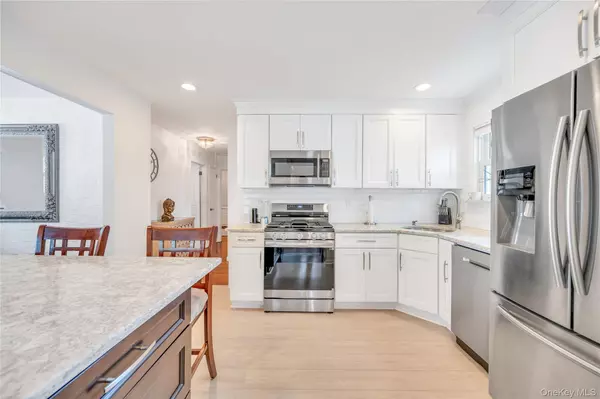 Deer Park, NY 11729,29 Collins AVE