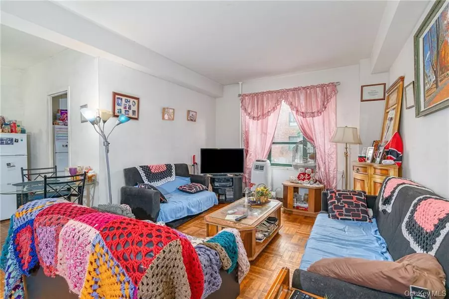 1501 Metropolitan AVE #6C, Bronx, NY 10462