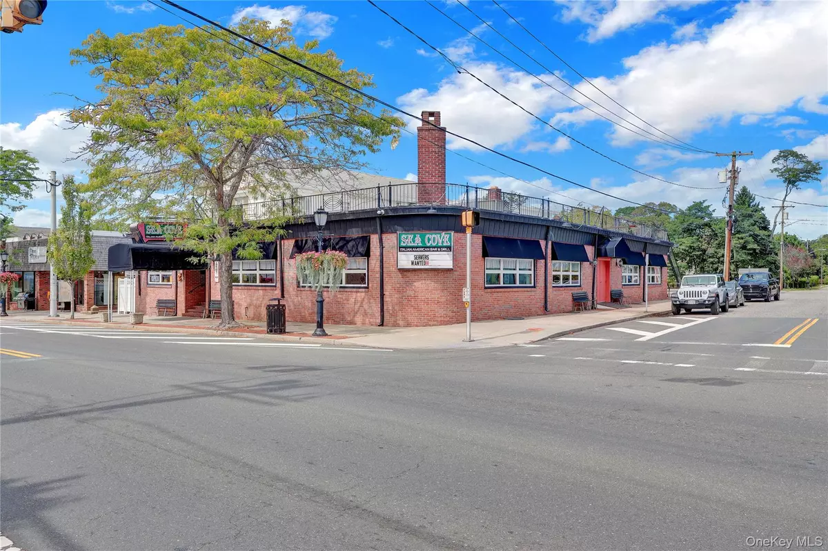 Center Moriches, NY 11934,361 Main ST
