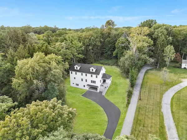 Poughkeepsie, NY 12603,271 Diddell RD