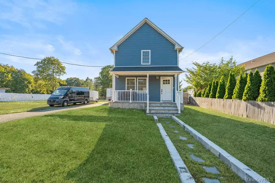 41 Eatondale AVE, Blue Point, NY 11715