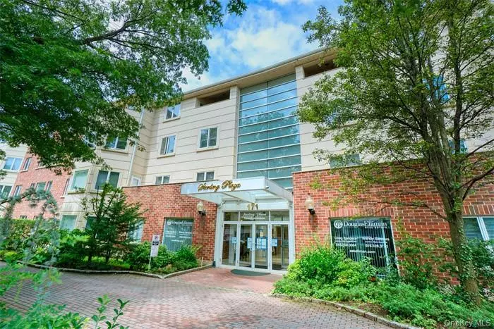 171 Great Neck RD #1C, Great Neck, NY 11021