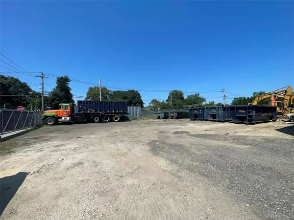 Holbrook, NY 11741,275 Elsworth ST
