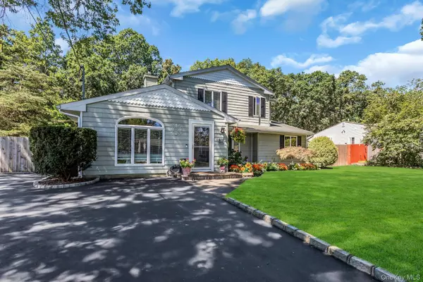 Bayport, NY 11705,554 Bayport AVE