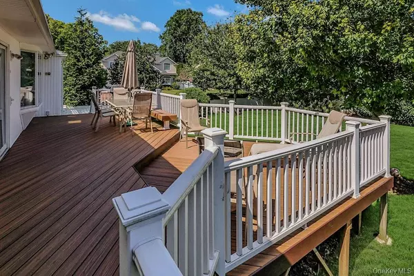 Jericho, NY 11753,20 Steuben DR