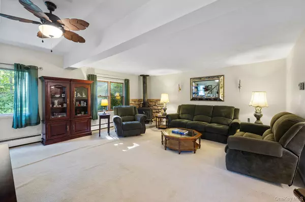 Patterson, NY 12563,48 Slater RD