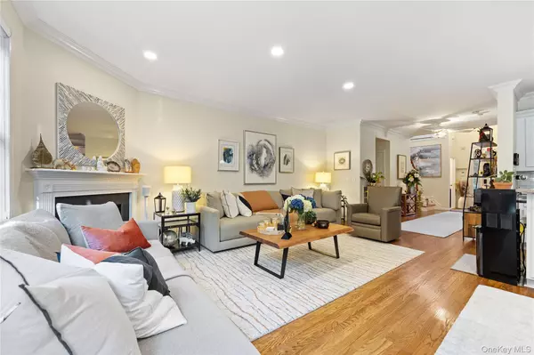 Huntington, NY 11743,2 Spring CT