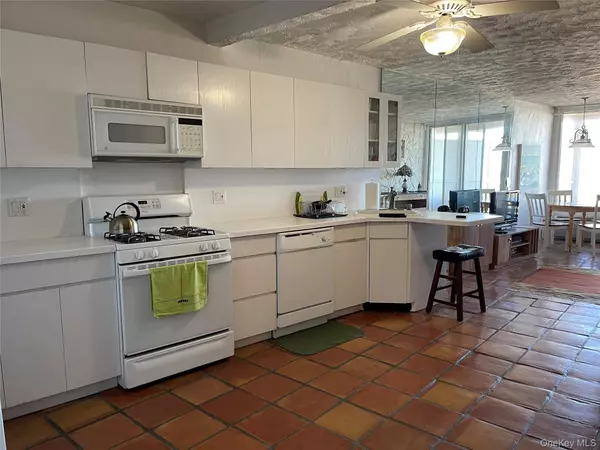 Long Beach, NY 11561,830 Shore RD #3E