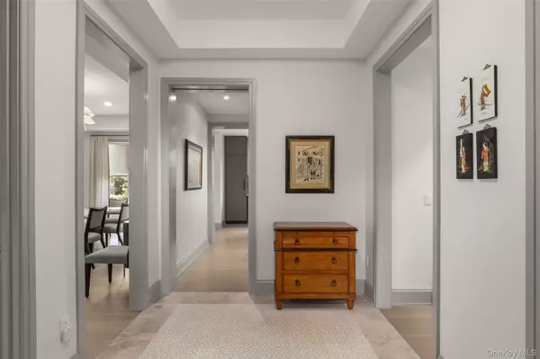 Rye, NY 10580,120 Old Post RD #PH-B301