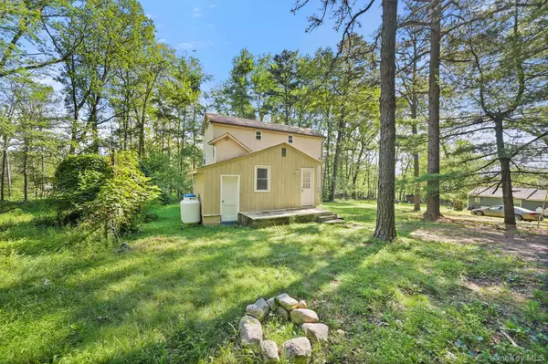 Pine Bush, NY 12566,14 Larson LN