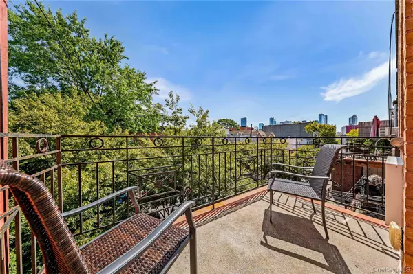 Astoria, NY 11106,35-30 10 ST