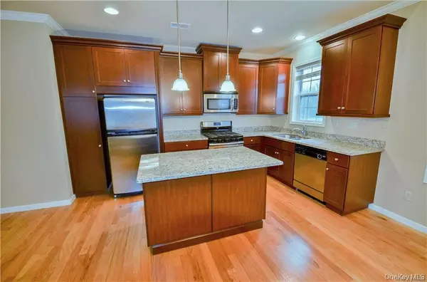 Goshen, NY 10924,213 Canter CT
