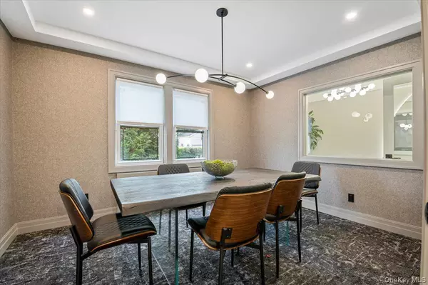 Hewlett, NY 11557,1553 Broadway