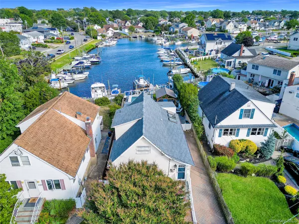 Wantagh, NY 11793,21 Beverly RD