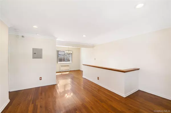Queens Village, NY 11427,227-16 Hillside AVE #UPPER