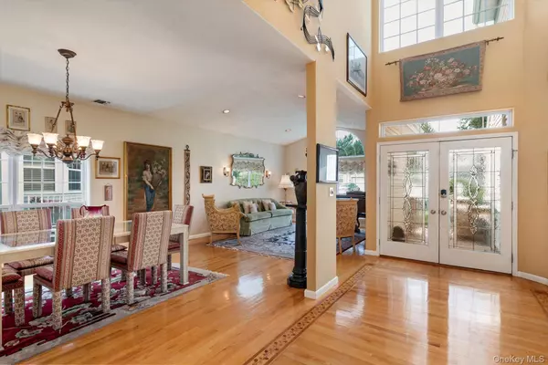Hauppauge, NY 11788,45 Hamlet DR
