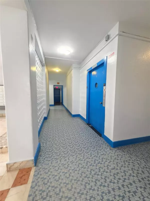 Bronx, NY 10458,2640 Marion AVE #6H