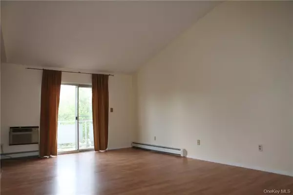 Middletown, NY 10941,100 Hillside DR #E16