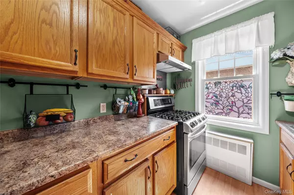 Rockville Centre, NY 11570,200 N Village AVE #E-8