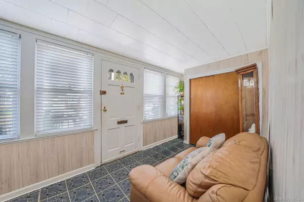 Floral Park, NY 11001,256-12 87th RD