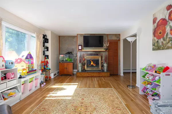 Poughkeepsie, NY 12601,20 Jean DR