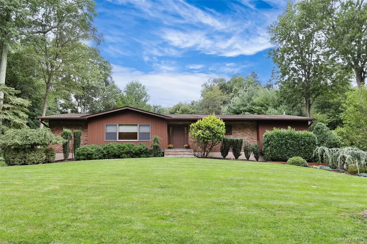 West Nyack, NY 10994,16 Oak Spring RD