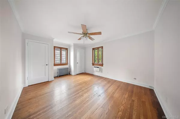 Flushing, NY 11358,47-69 195th ST