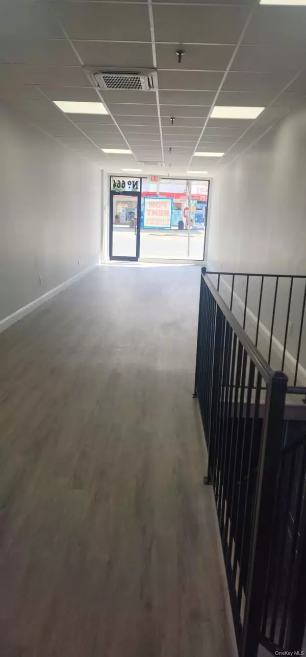 Port Washington, NY 11050,664 Port Washington BLVD