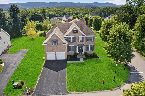 Hopewell Junction, NY 12533,6 Sandlewood CIR