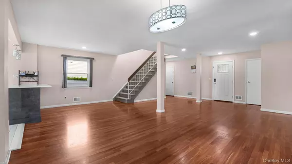 Staten Island, NY 10309,973 Sheldon AVE