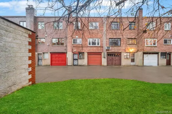 Forest Hills, NY 11375,6783 Groton ST