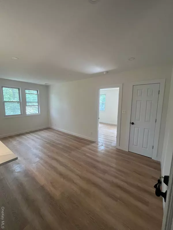 Ellenville, NY 12428,12 Backman Ave #3