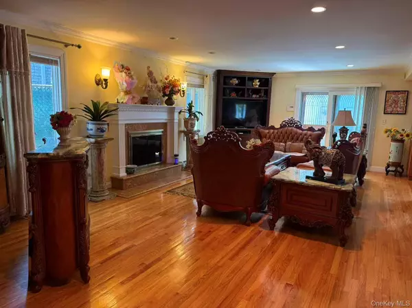 Whitestone, NY 11357,154-60 Riverside DR