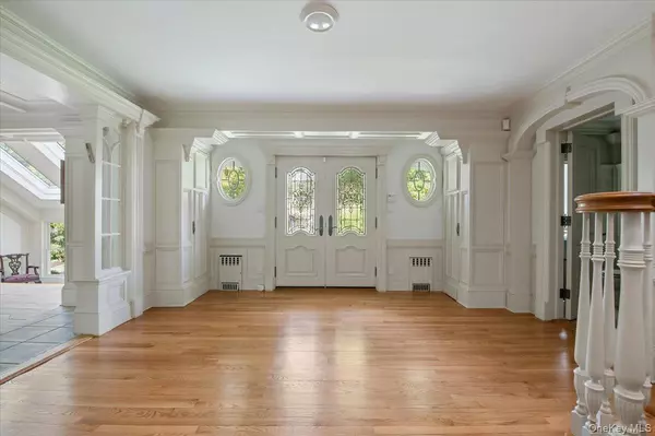 Woodsburgh, NY 11598,835 Channel RD