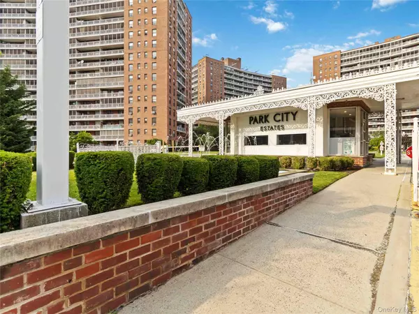 Rego Park, NY 11374,61-25 98th ST #2H