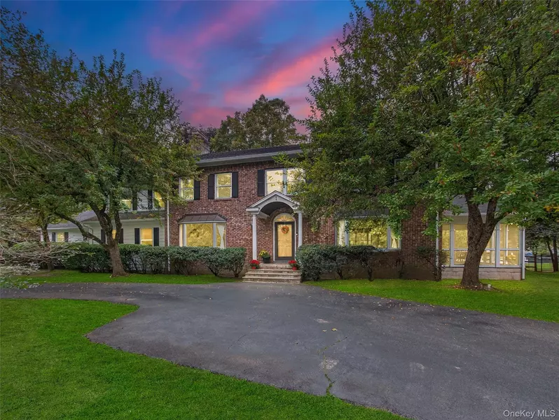 1 Vivian PL, Montebello, NY 10901