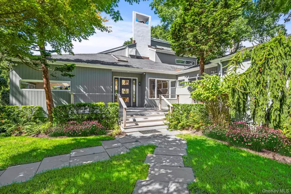 Quogue, NY 11959,1 Acorn PATH