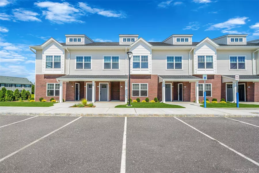 102 Dover ST, Central Islip, NY 11722