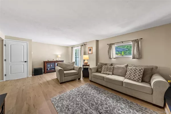 Holtsville, NY 11742,146 Blue Point RD