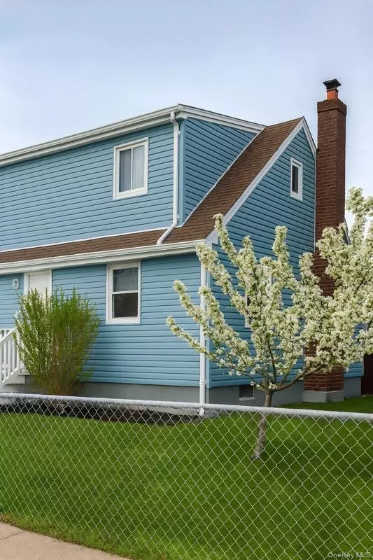 Farmingdale, NY 11735,8 Nostrand ST