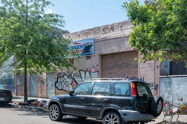 Bronx, NY 10457,1979 Hughes AVE