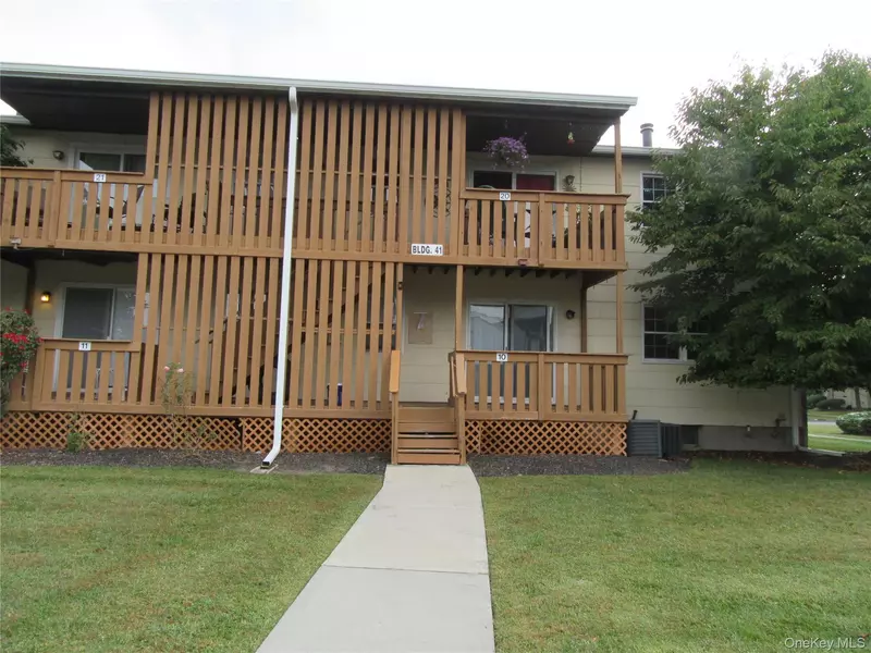 41 Weathervane DR #10, Washingtonville, NY 10992