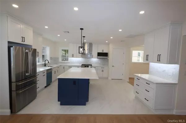 Floral Park, NY 11001,78 Ontario RD