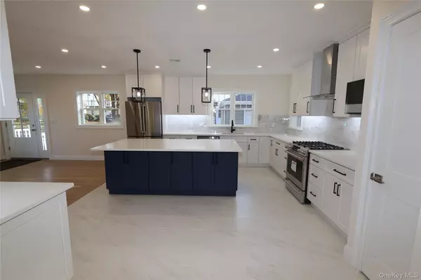 Floral Park, NY 11001,78 Ontario RD