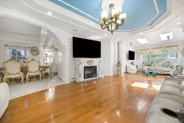 Richmond Hill, NY 11418,10021 87th AVE