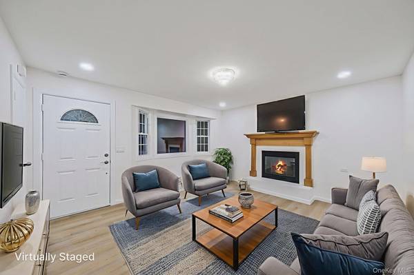 Ridge, NY 11961,11 Red Maple RD